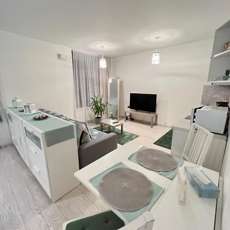 פראג Free Parking In Garage Karolina Plazza, New Cosy Studio With All You Need מראה חיצוני תמונה