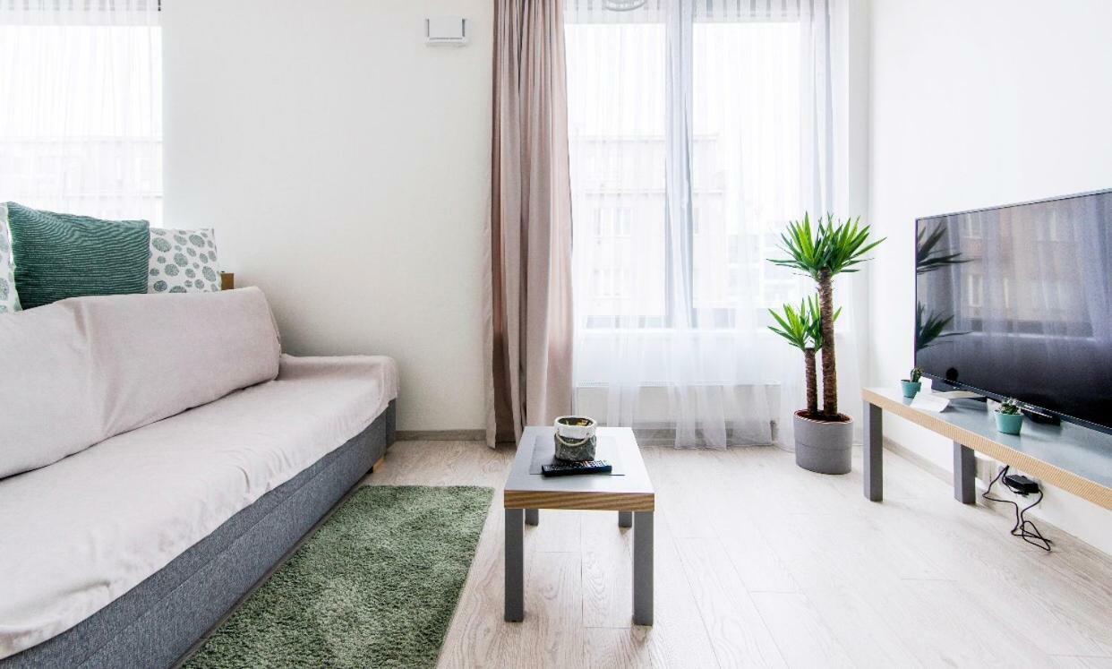 פראג Free Parking In Garage Karolina Plazza, New Cosy Studio With All You Need מראה חיצוני תמונה